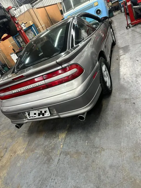 Mitsubishi Eclipse GS na oficina
